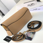 شنطة نسائية من ماركة كوتش COACH